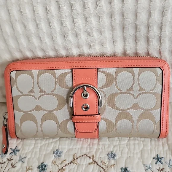 ๐คHP๐คCoach Soho Vintage Zip Around Wallet - Picture 10 of 14